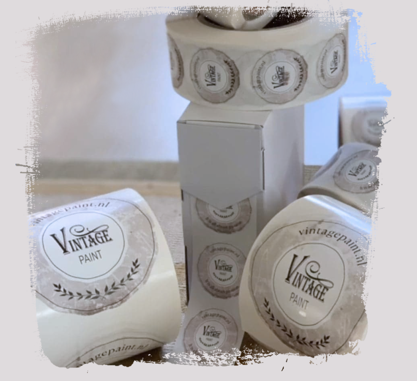 [125019] Sticker for products /packages  4.5 cm Vintage Paint Beige in dispenser box of 100 pcs